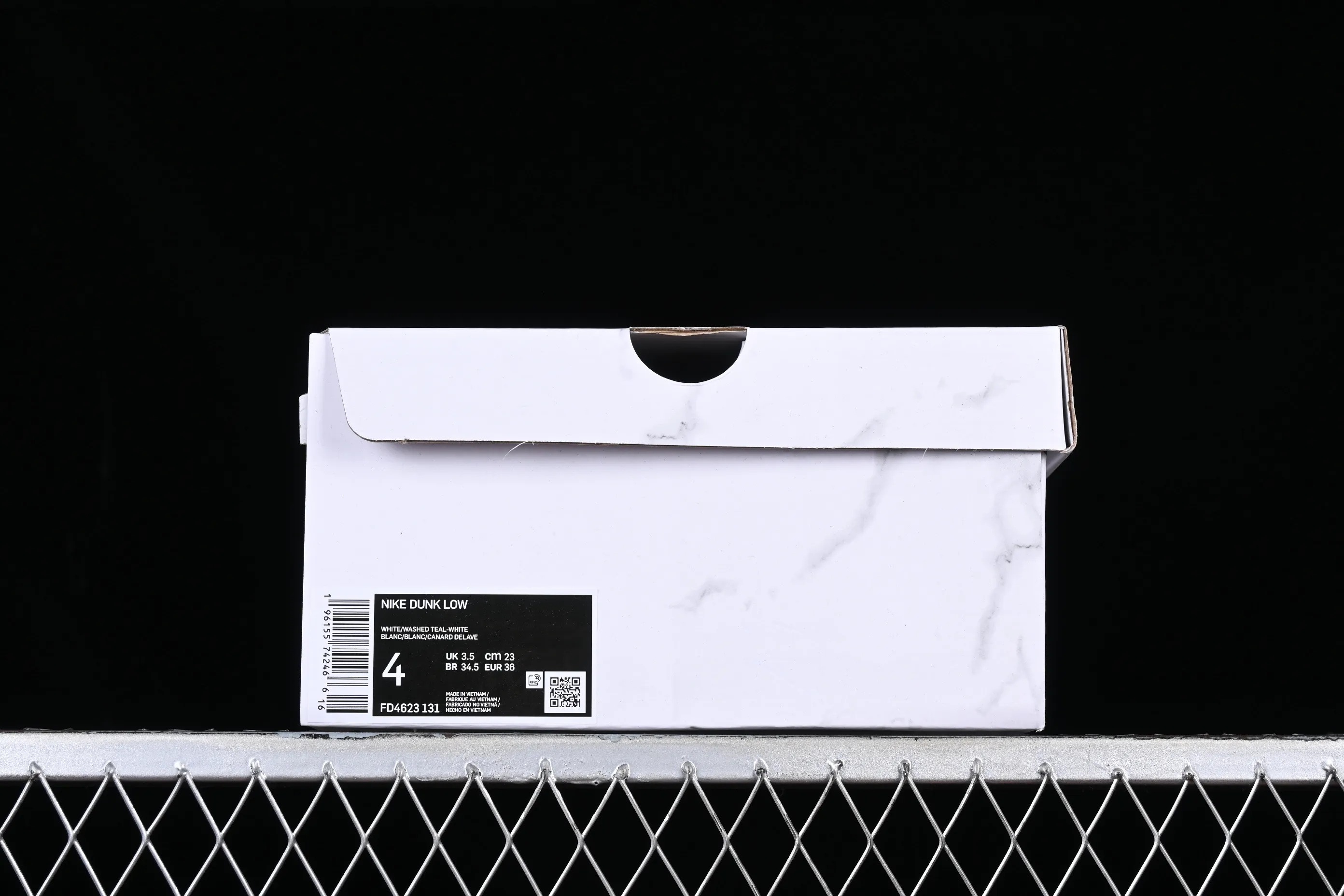 All Categories Nk SB Dunk Series Nk SB Dunk Low Low-top sneakers Nk Dunk Low "Multi Color" Vibrant three hooks Customized version of deconstructed strap casual sneakers FD4623-131
